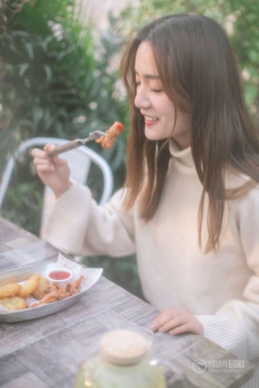 老卫在船上弄雨婷